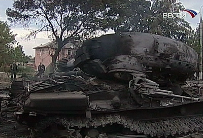 Burned down Georgian armor in Zhinvali